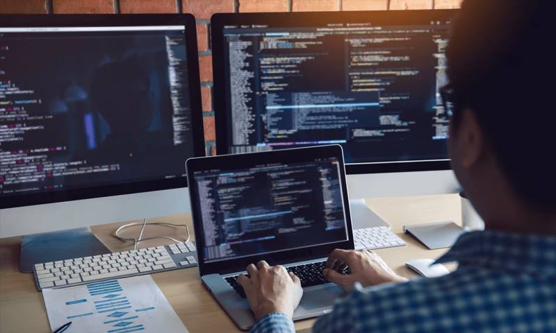 数据科学选型:R与Python如何赋能江宁区网站建设?